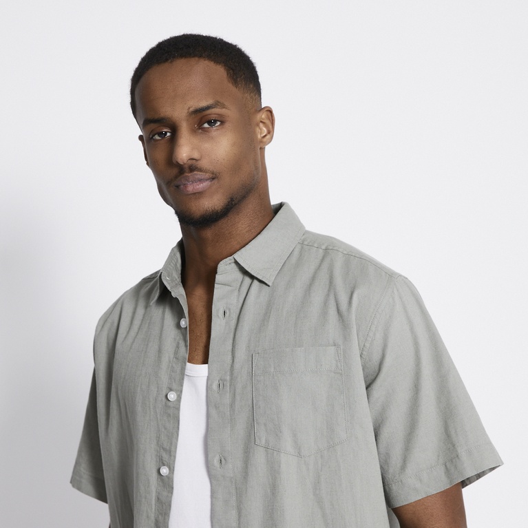 Kortärmad linneskjorta "Isak"